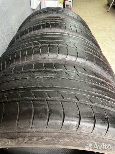 Yokohama dB Decibel E70N 215/55 R17