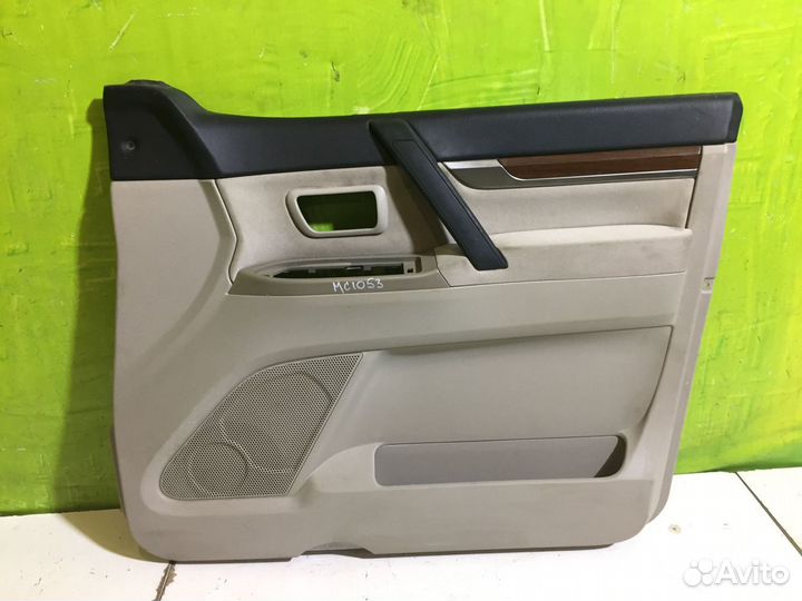 Обшивка двери передней Mitsubishi Pajero 4 Целая