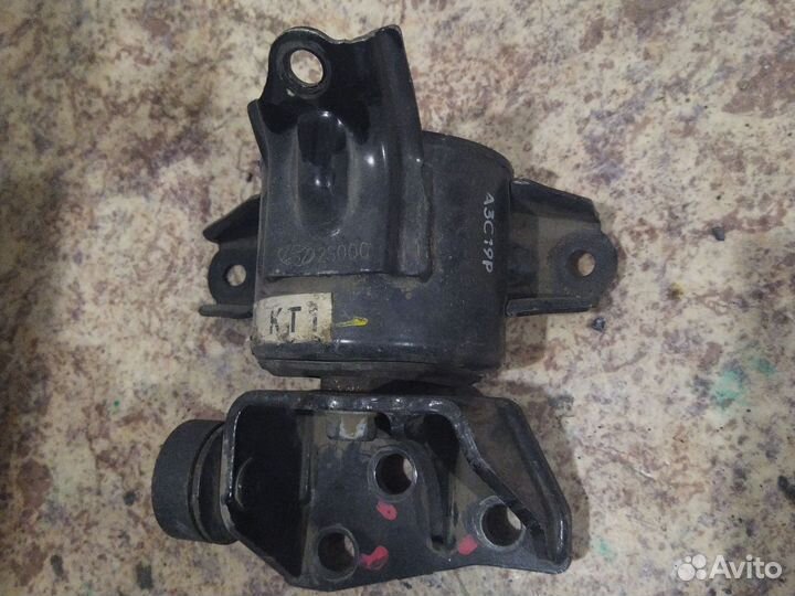 Подушка двигателя левая kia sportage