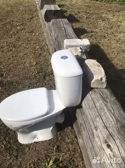 Унитаз с бачком новый