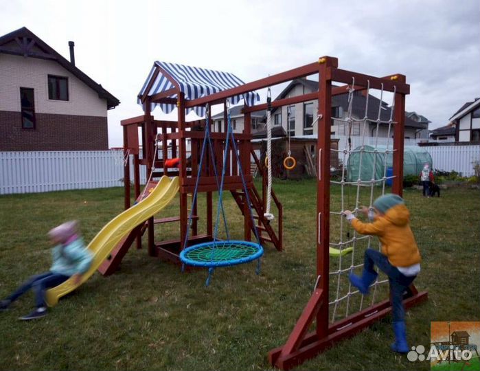 Детская спортивная площадка уличная