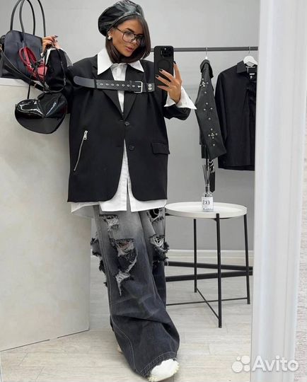 Джинсы рваные широкие