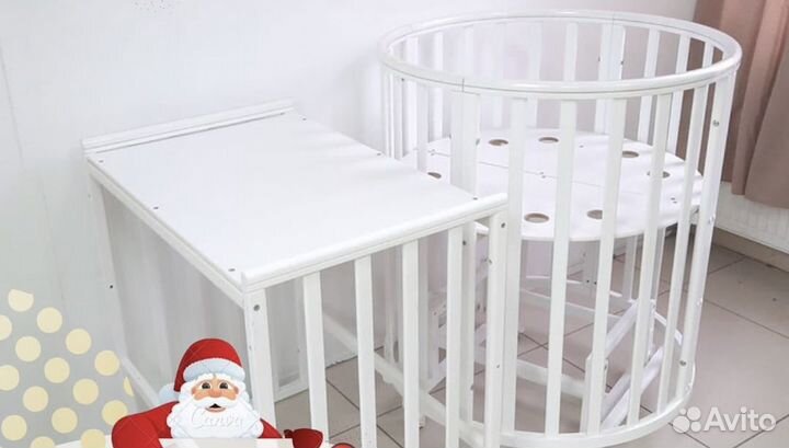 Кроватка детская с маятником