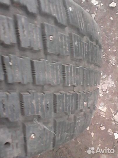 Cooper Weather-Master S/T 2 215/55 R17