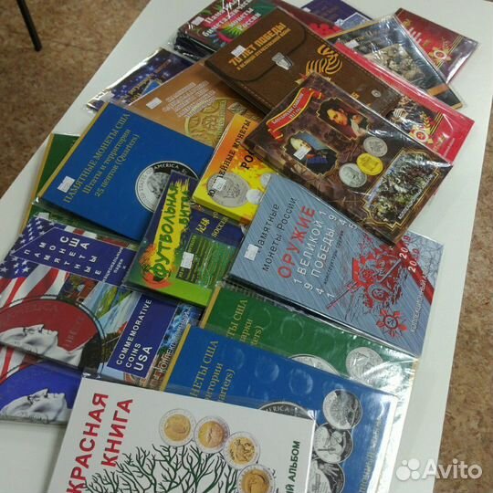 Альбомы для монет и банкнот в ассортименте