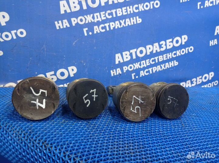 Поршень с шатуном Renault Megane 1 седан K4J 2003