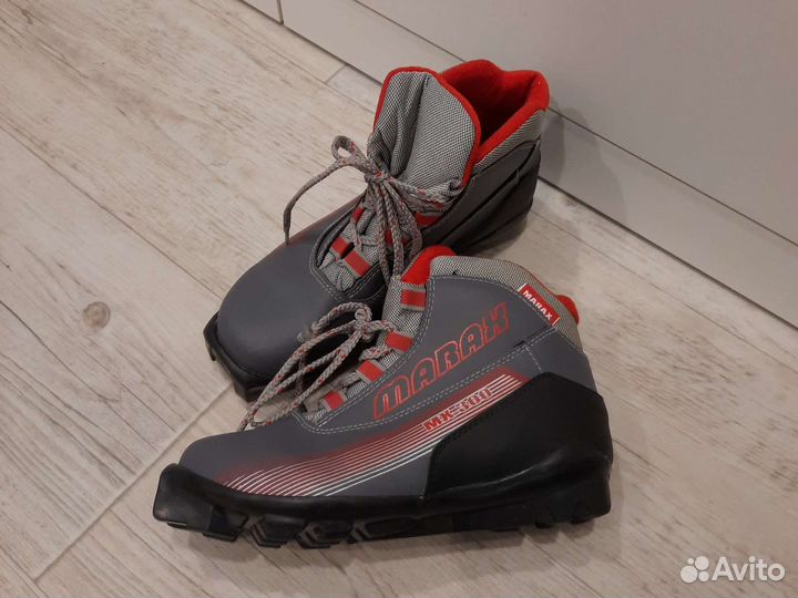 Лыжные ботинки 37