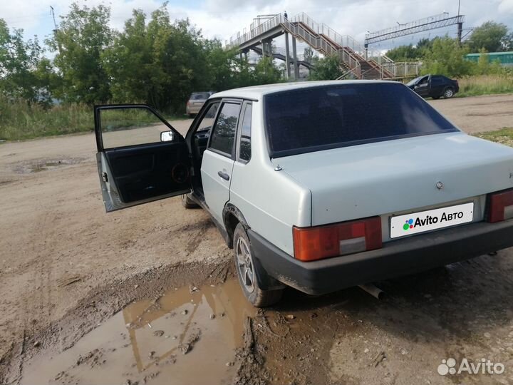 ВАЗ 21099 1.5 МТ, 2002, битый, 150 000 км