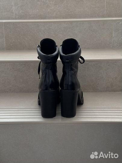 Ботинки женские