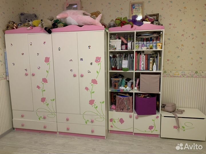 Продам детскую мебель для двух принцесс