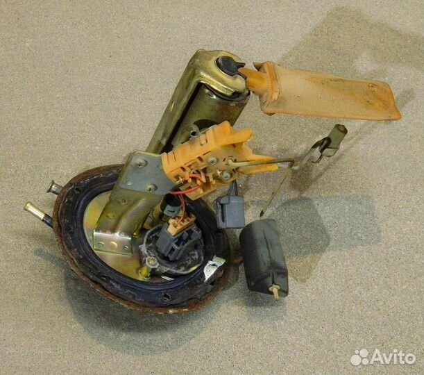 Насос топливный Toyota Corolla Е110 1.3