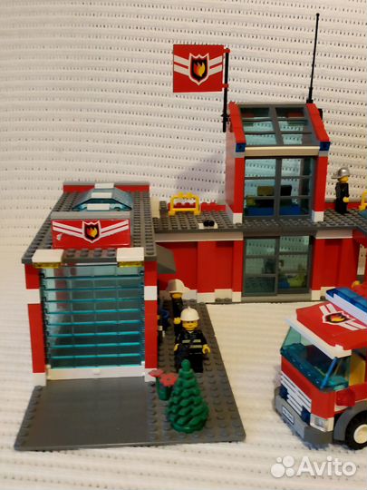 Lego City 7208 fire station. Пожарная часть