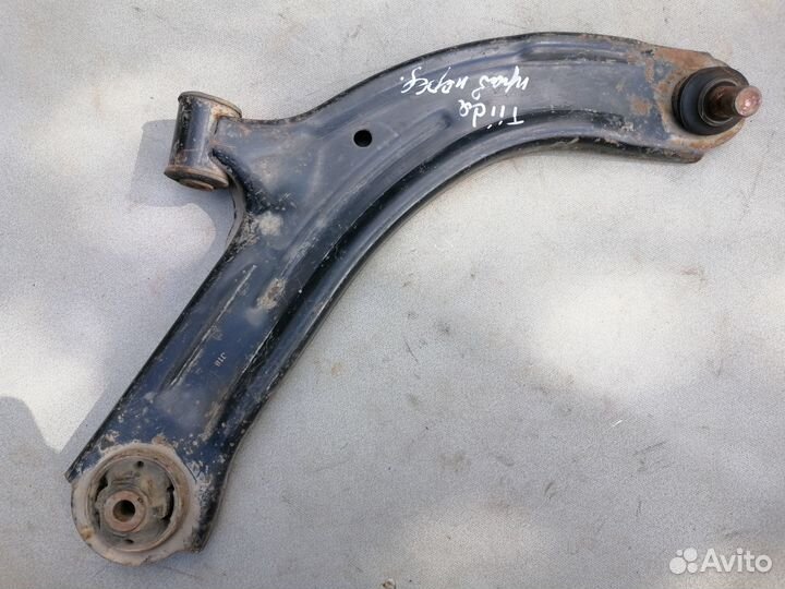 Рычаг подвески передний правый Nissan Tiida