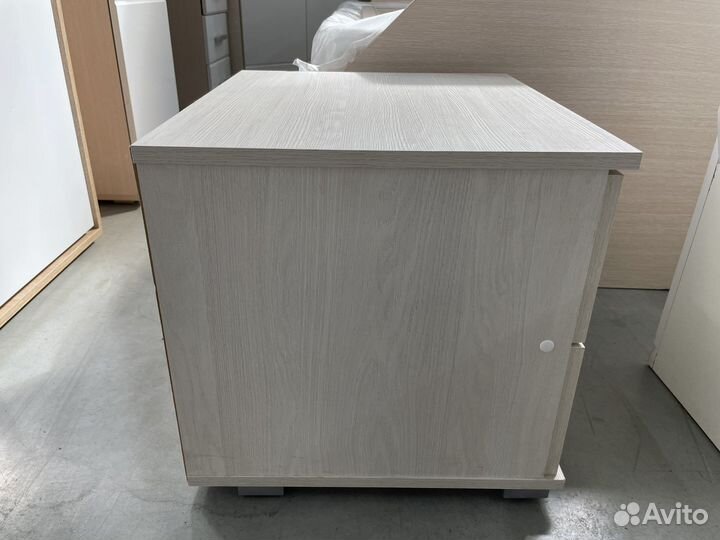 Тумба прикроватная