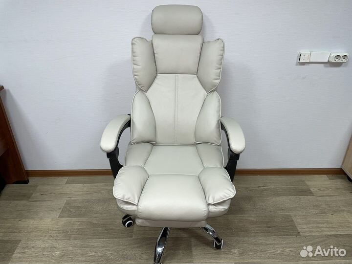 Компьютерное офисное кресло руководителя новое