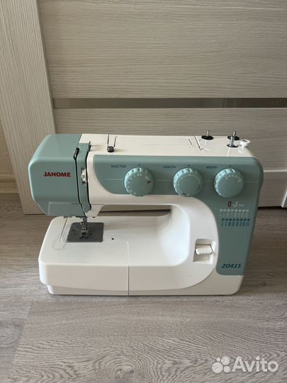 Швейная машина Janome 2041s