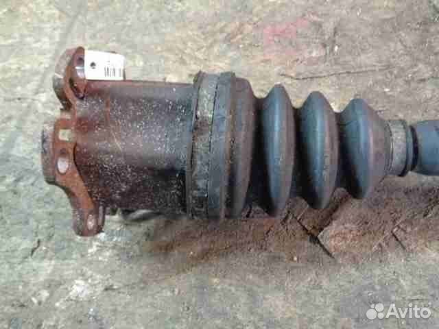 Полуось передняя L Audi A6 C6 4F0407271J