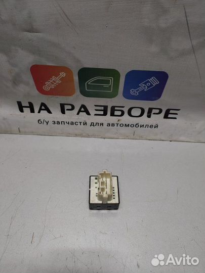 Кнопка управления зеркалами Mitsubishi Outlander