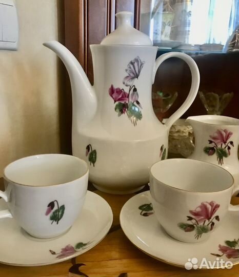 Фарфор Гдр, чашки тарелки молочник