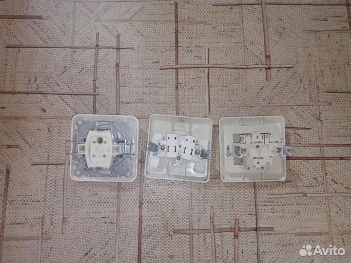 Розетка и выключатели встраиваемые