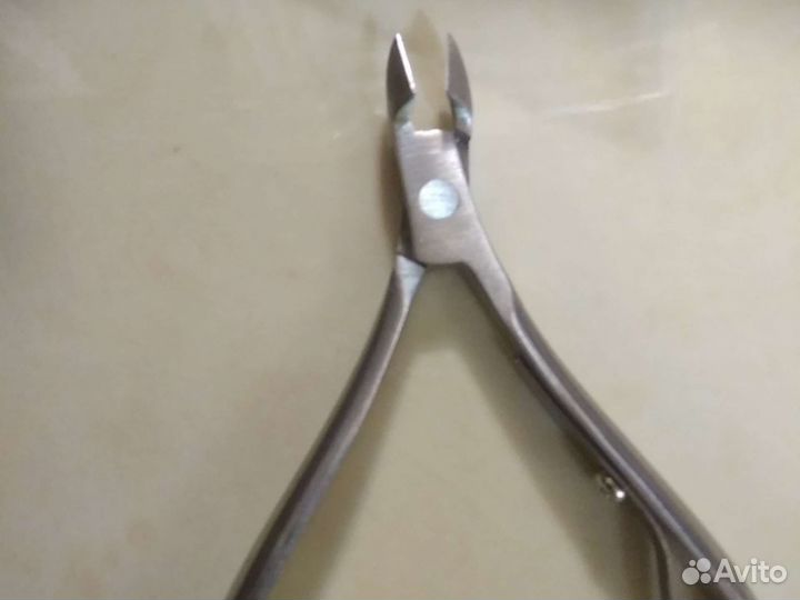 Кусачки новые для маникюра