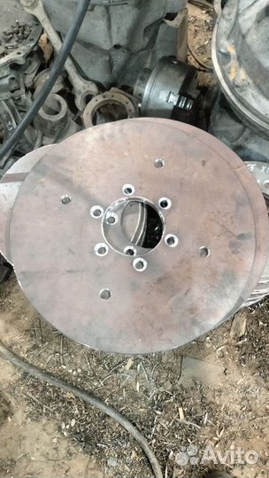 Фланец для тракторной телеги