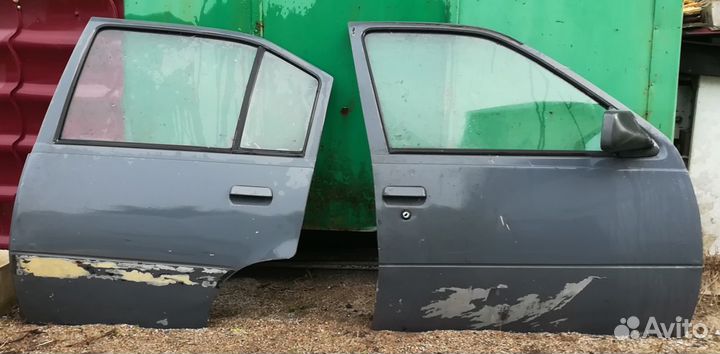Двери в комплекте на Opel kadett