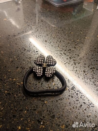 Заколка chanel