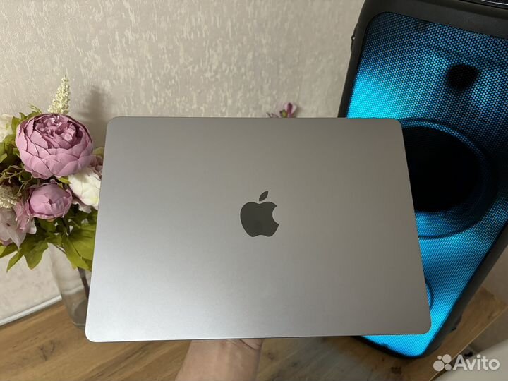 MacBook Air 13 2022 M2 Space Gray Новый