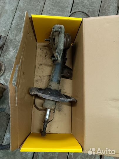 Правая стойка,опора стойки kia ceed