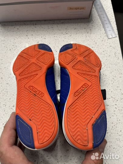 Детские бутсы для футзала Kipsta