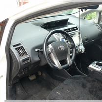 Toyota Prius V 1.8 CVT, 2016, 200 000 км, с пробегом, цена 1 850 000 руб.