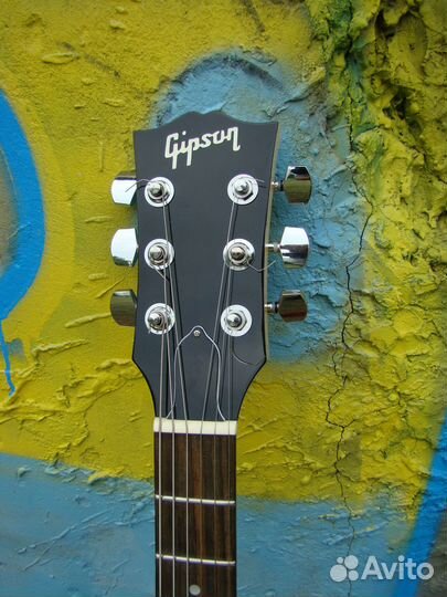 Электрогитара полуакустика