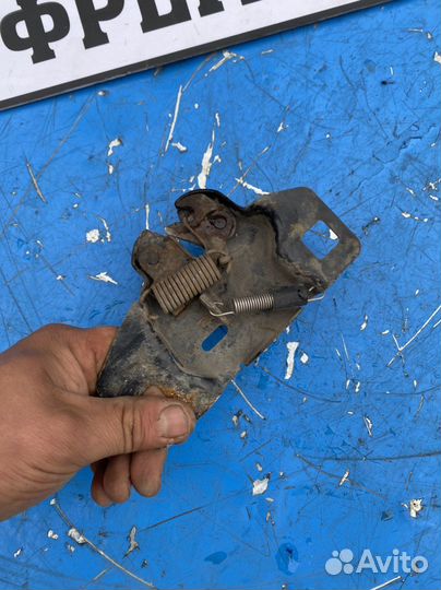 Замок капота jeep grand cherokee zj