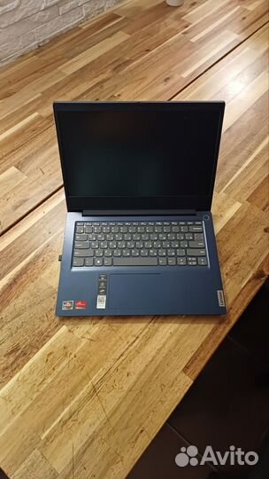 Мощный современный ноутбук Lenovo новый