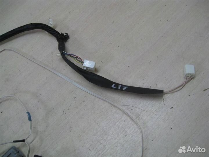 Проводка салона Toyota Avensis T27 2011