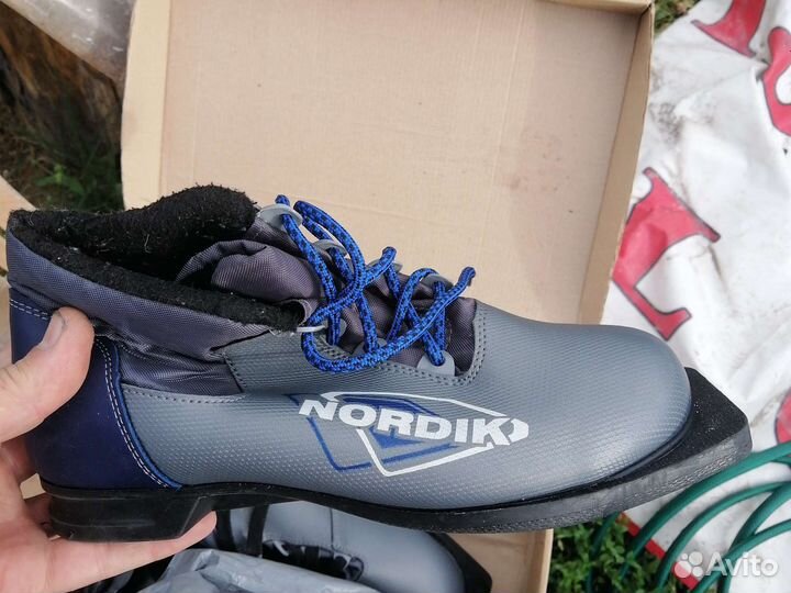 Лыжные ботинки