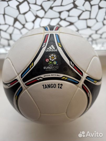 Футбольный мяч adidas tango 12
