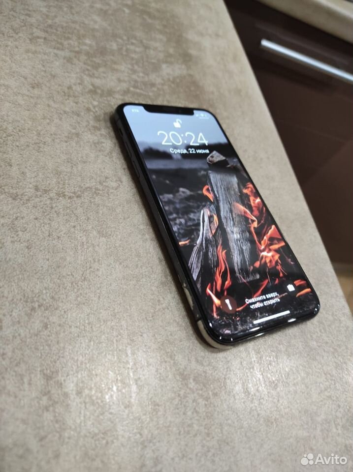 iPhone X, 64 ГБ