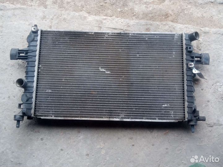 Радиатор основной Opel Astra H/Family рест. 2009