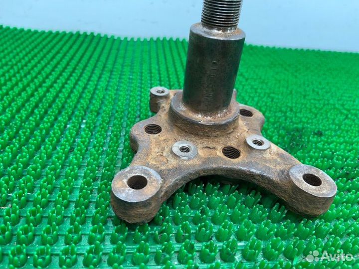 Кулак поворотный задний правый Mazda 6 GG L813