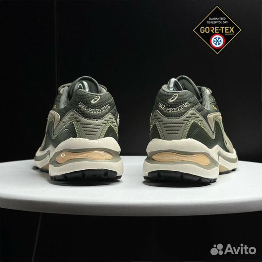 Кроссовки зимние Asics Gel-Preleus khaki and begie