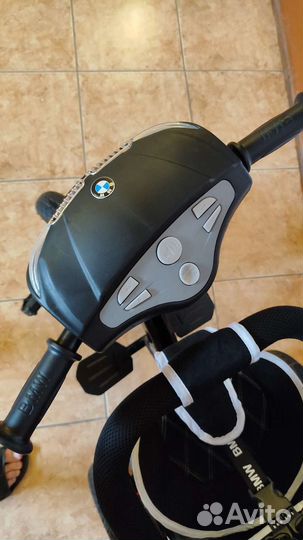 Трехколесный велосипед BMW