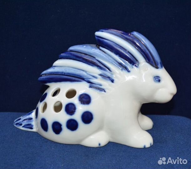 Фарфоровая статуэтка- дикобраз. лфз