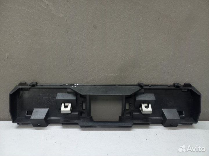 Кронштейн Volkswagen Passat B7