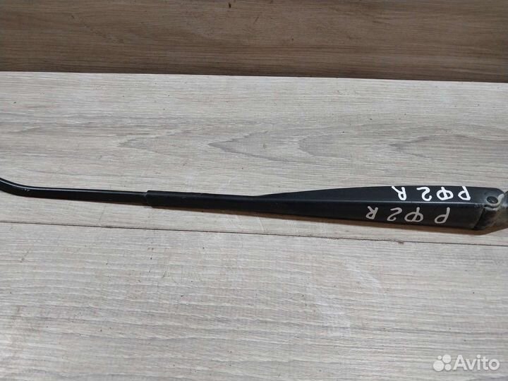 Поводок дворника Renault Megan 3 Fluence