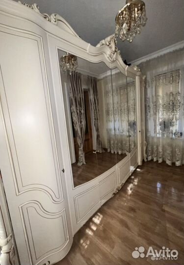 Спальный гарнитур