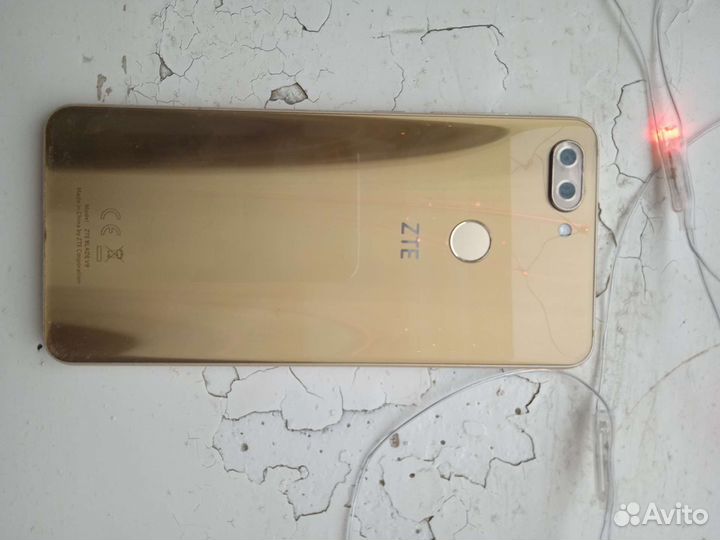 ZTE Blade V9, 3/32 ГБ