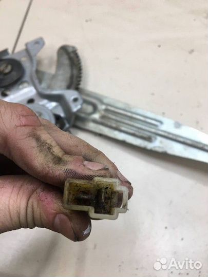 Стеклоподъемник электрический двери задней правой