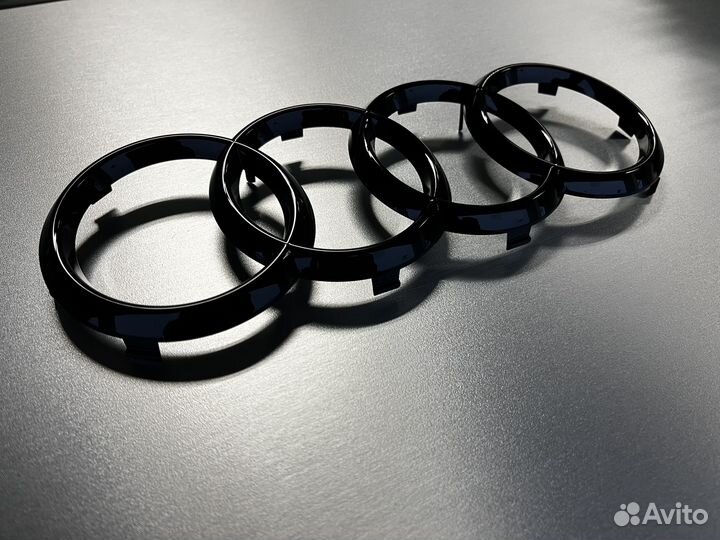 Эмблема передняя кольца черные Audi A3 / A4 / A5